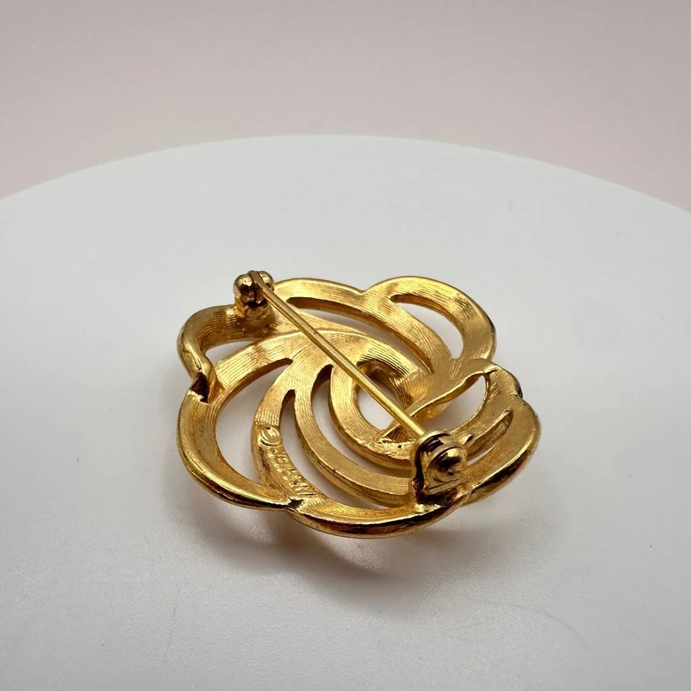 Vintage 80s Napier Gold Tone Abstract Swirl Motif Statement Brooch Pin Jewelry